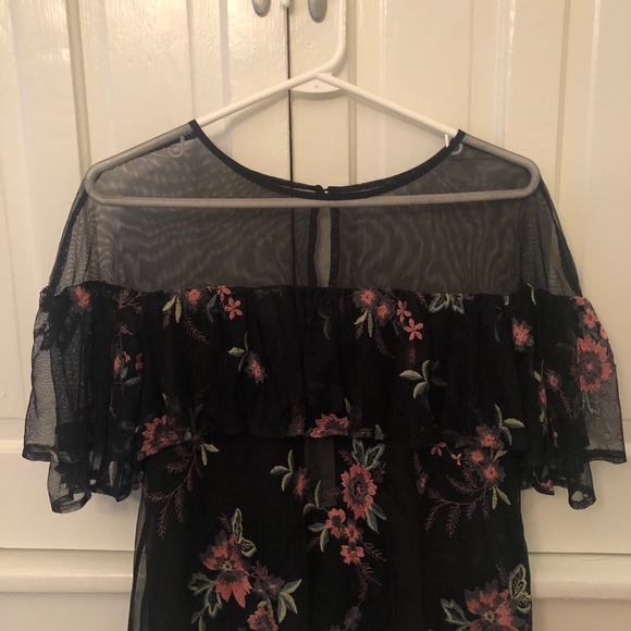 BB Dakota Rayna Embroidered Illusion Neckline NWT - Picture 7 of 12